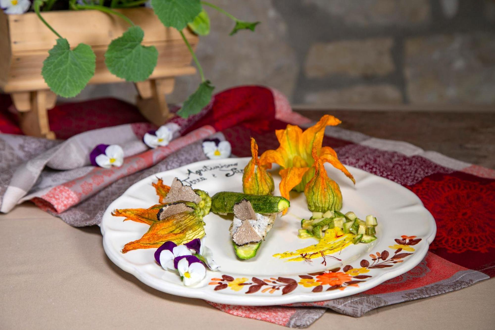 Agriturismo Terra E Sapori Campodipietra ภายนอก รูปภาพ