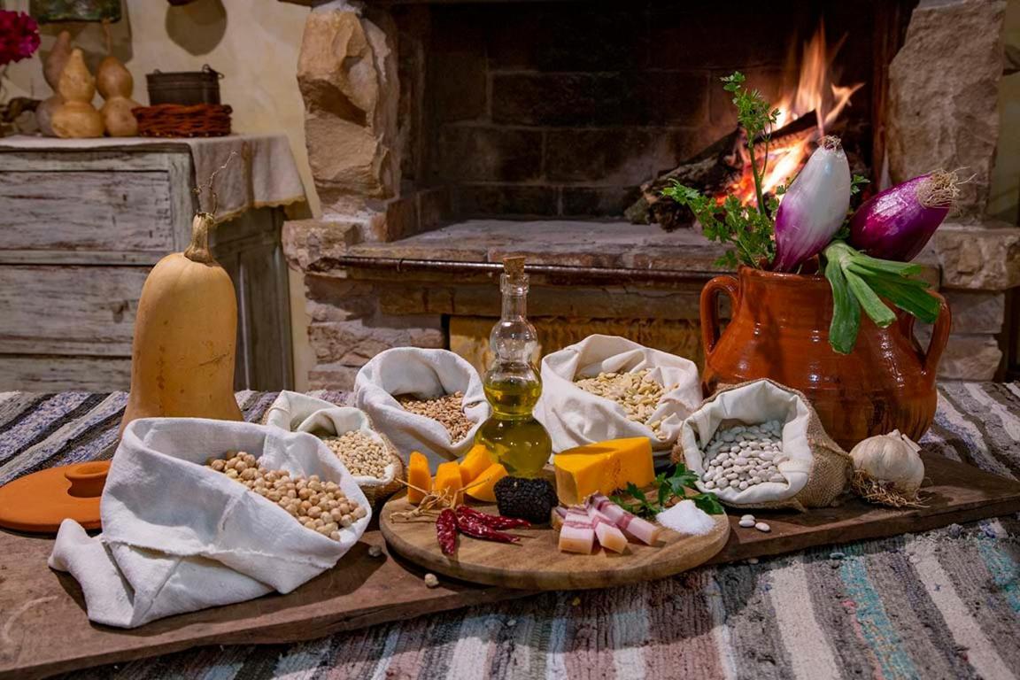 Agriturismo Terra E Sapori Campodipietra ภายนอก รูปภาพ